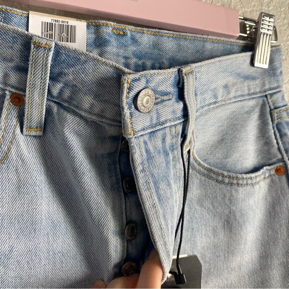 Levi’s High Rise Deconstructed Light Wash Denim Shirt size 25 - Picture 3 of 7